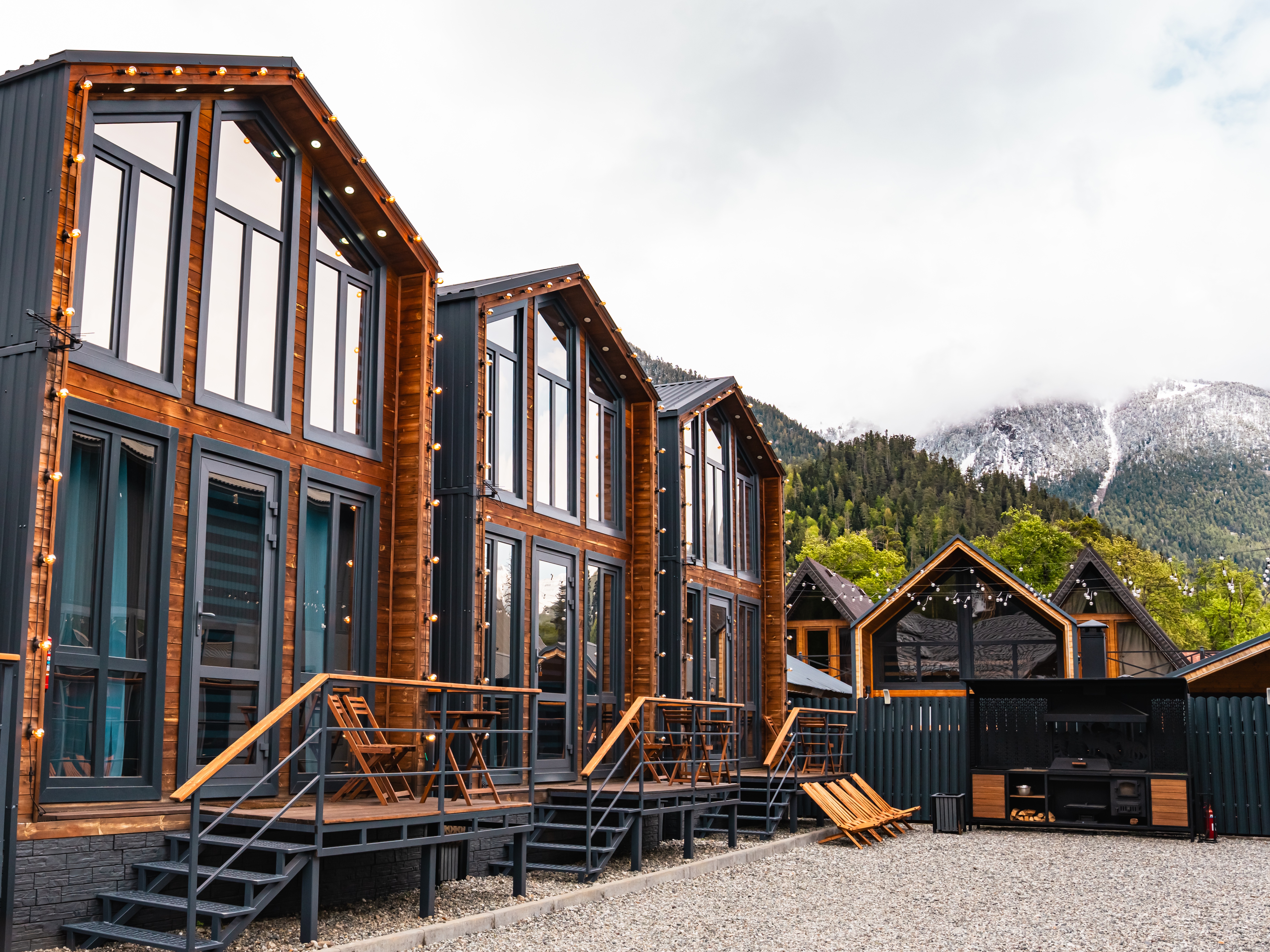 Ваш личный A-Frame дом в горах: кухня, баня, мангал и костёр.